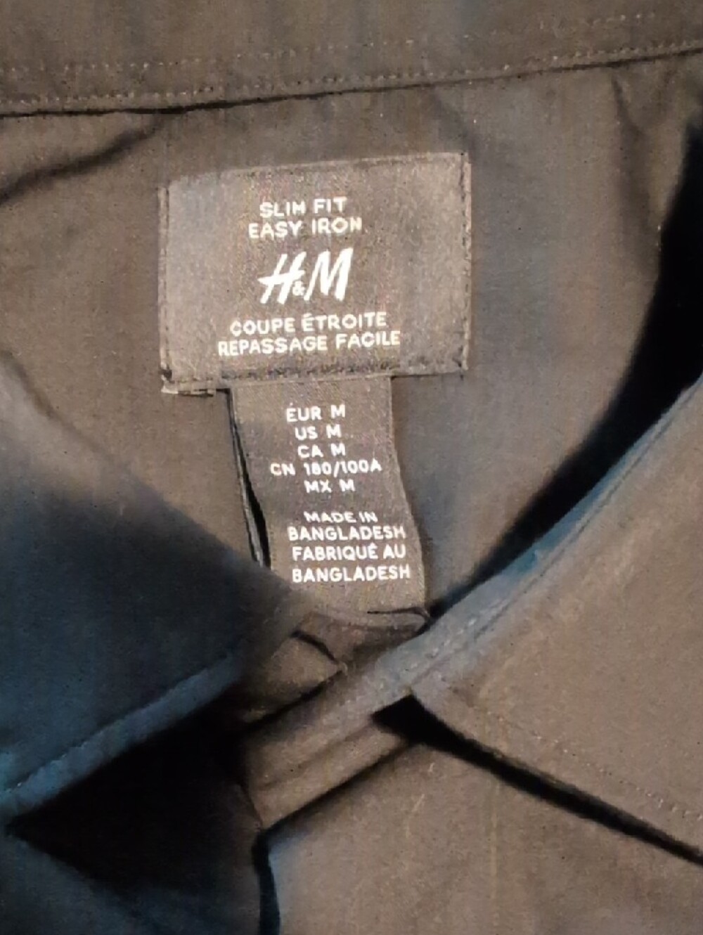 H&M Men's Black Dress Shirt - Classic Button-Up - Picture 2 of 2